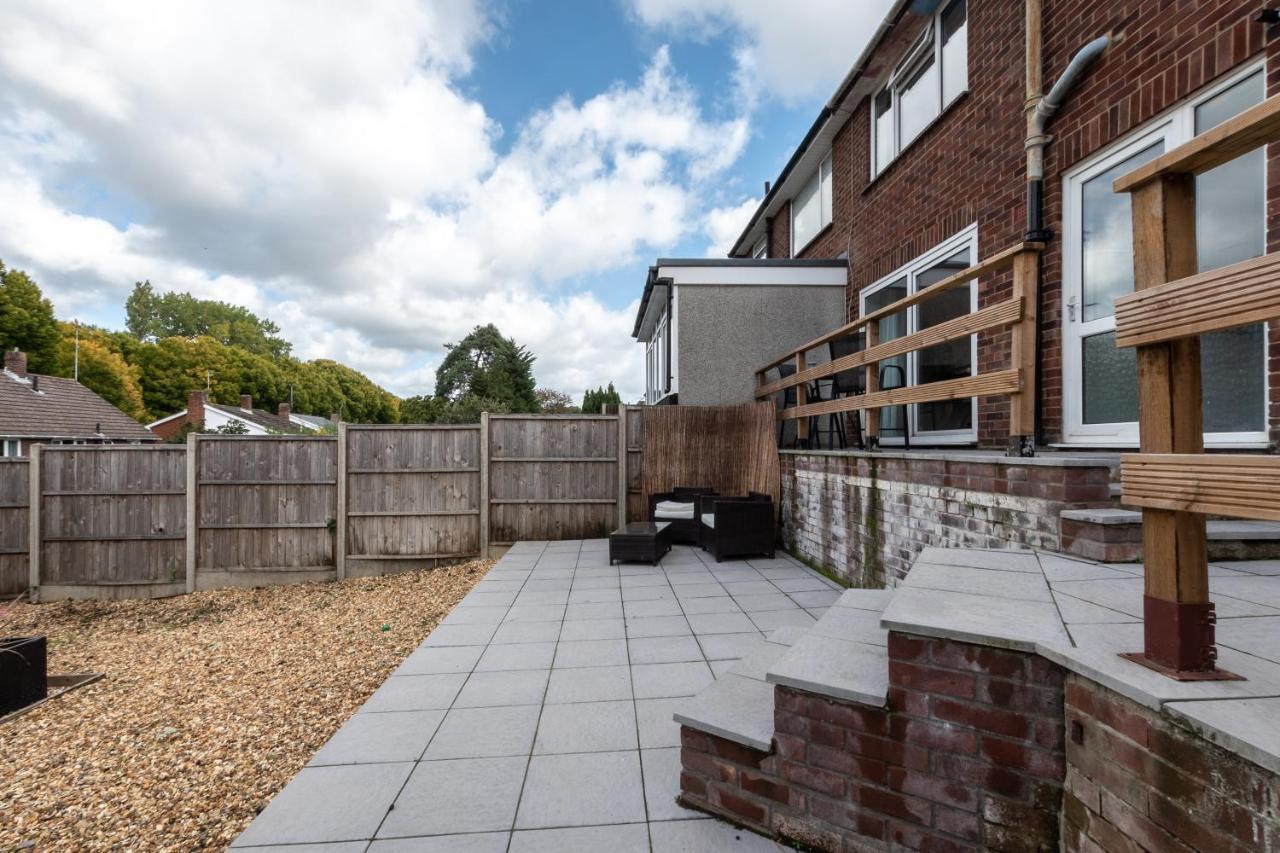 3 Bedrooms House Ideal For Long Stays! Southampton Exterior foto